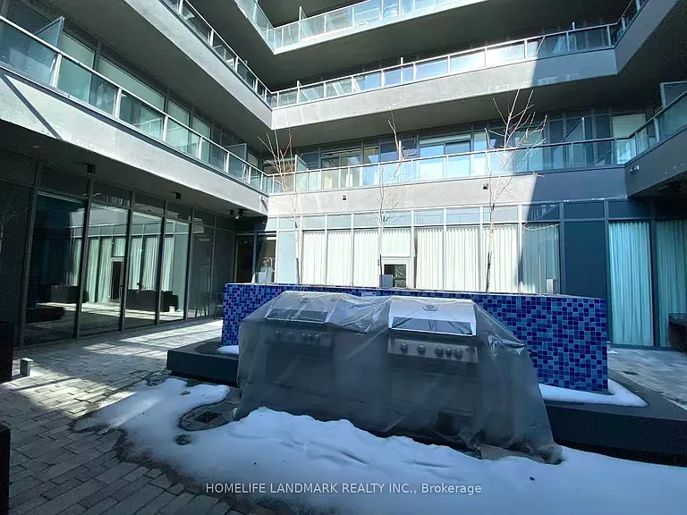 500 Dupont St #618 — Photo 25