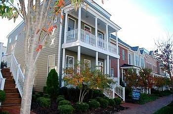 1st image of 701 S Laurel St