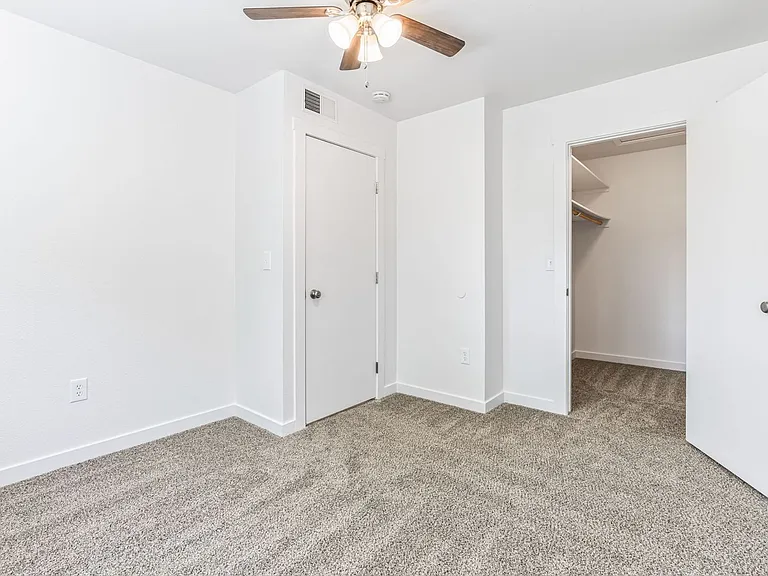 Hilton Street Apartments — Photo 53