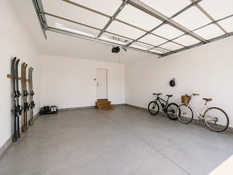 2-Car Garage