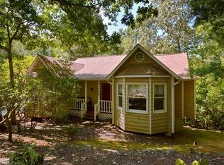 128 Woodburn Dr, Swannanoa, NC 28778