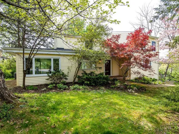 6999 Rowan Hill Dr, Cincinnati, OH 45227