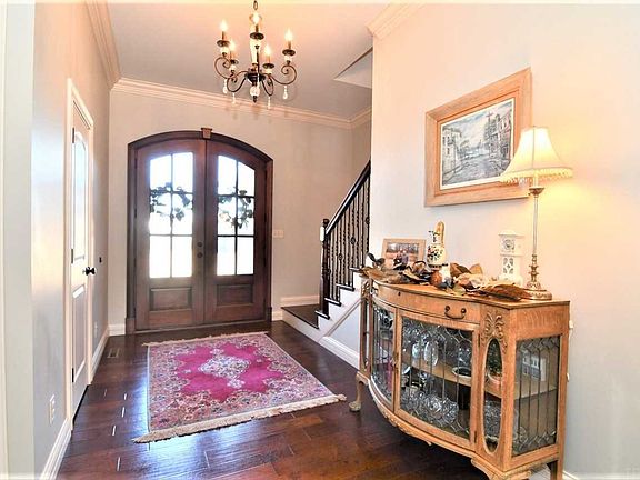 3rd image of 5685 Saint Clare Dr