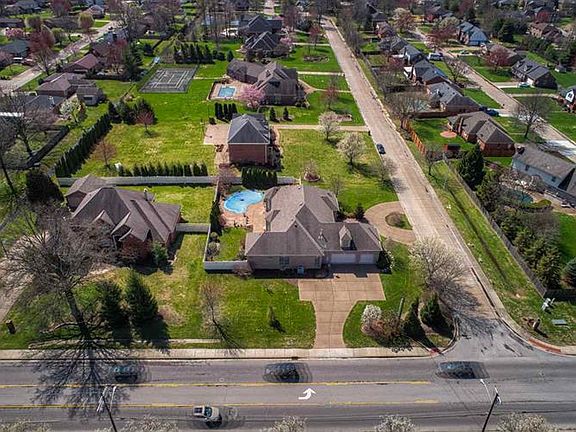 3rd image of 600 Greengate Ct