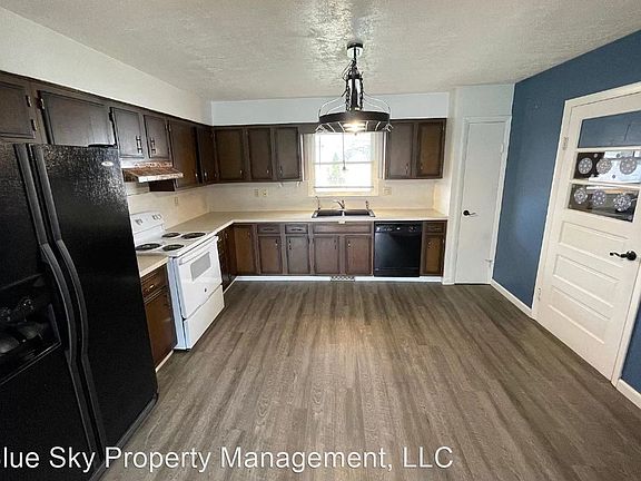 3rd image of 607 N Biltmore Ave
