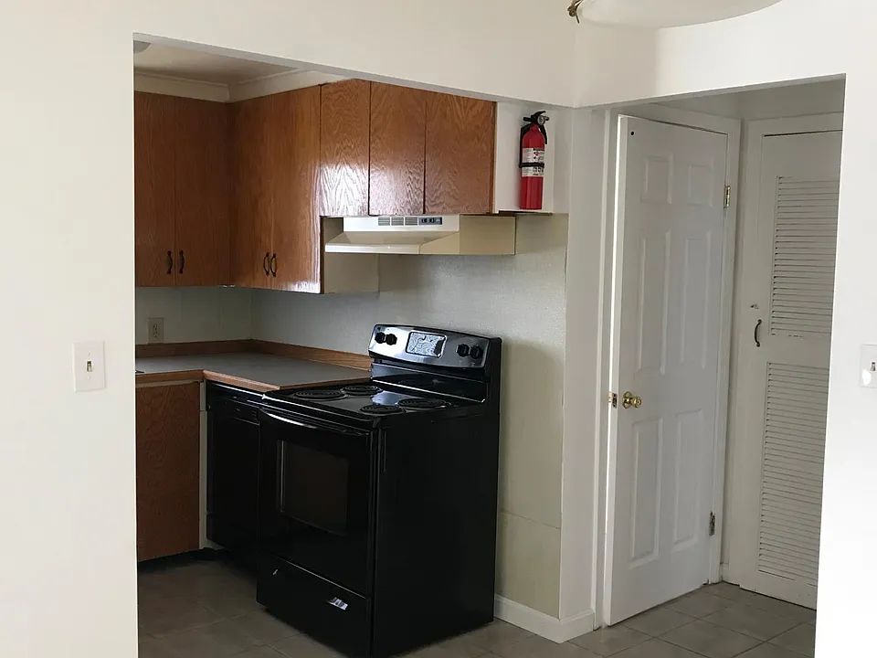 43 Front St #1