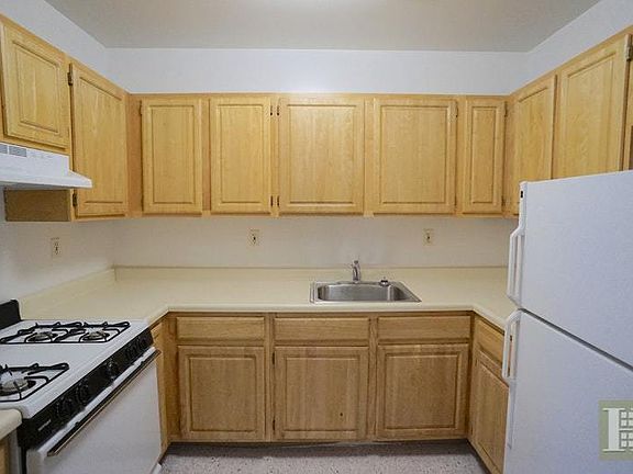 3rd image of 577 Nostrand Ave #2A