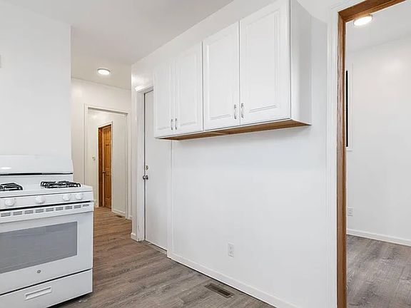 5th image of 84 N Allen St Floor 1