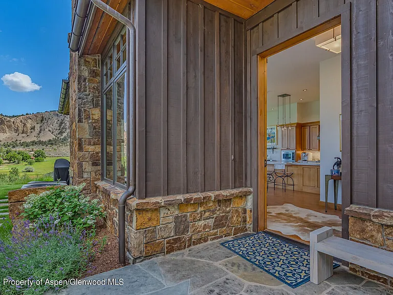 138 Club Lodge Dr — Photo 39