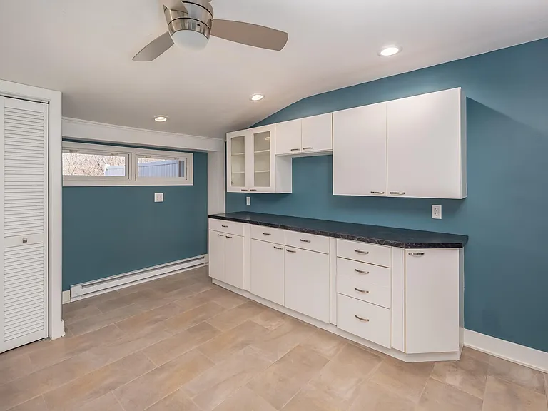 4640 5th Ave — Photo 31