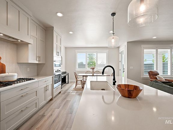 4th image of 6933 S Zenith Ave