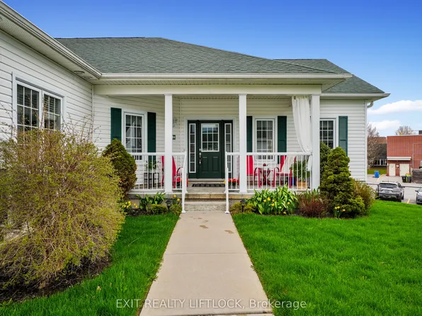 300 Croft St #3104, Pt Hope, ON L1A 0E1