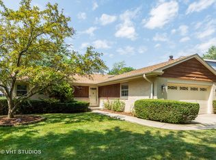 1712 N Mura Ln, Mount Prospect, IL 60056