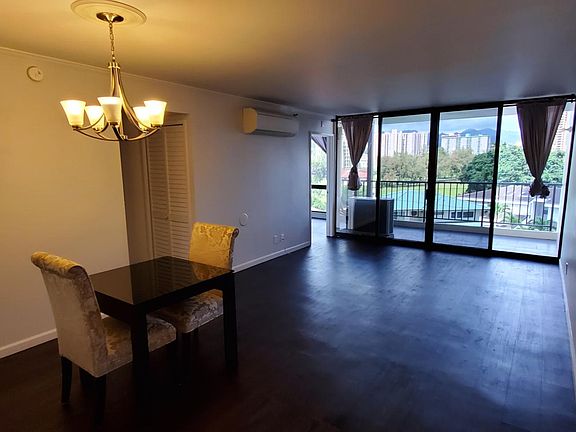 3rd image of 990 Ala Nanala St APT 4D