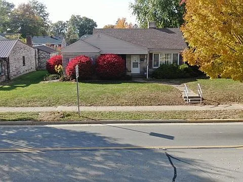 1231 N Main St photo 1