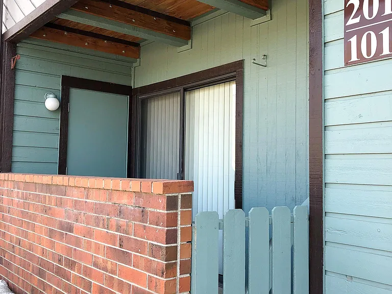 12021 E Harvard Ave #101 — Photo 15