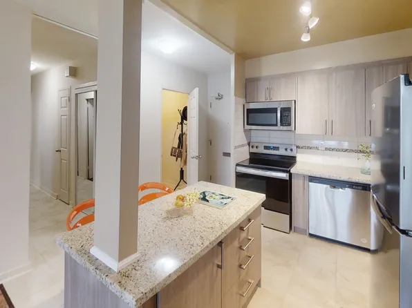 2600 Don Mills - Hunters Lodge