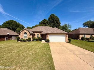 5948 Scott Farms Dr, Horn Lake, MS 38637