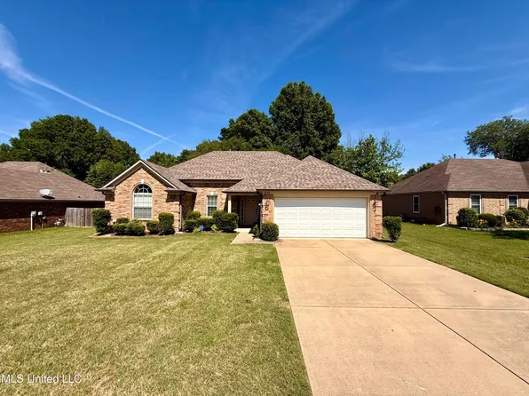 5948 Scott Farms Dr, Horn Lake, MS 38637