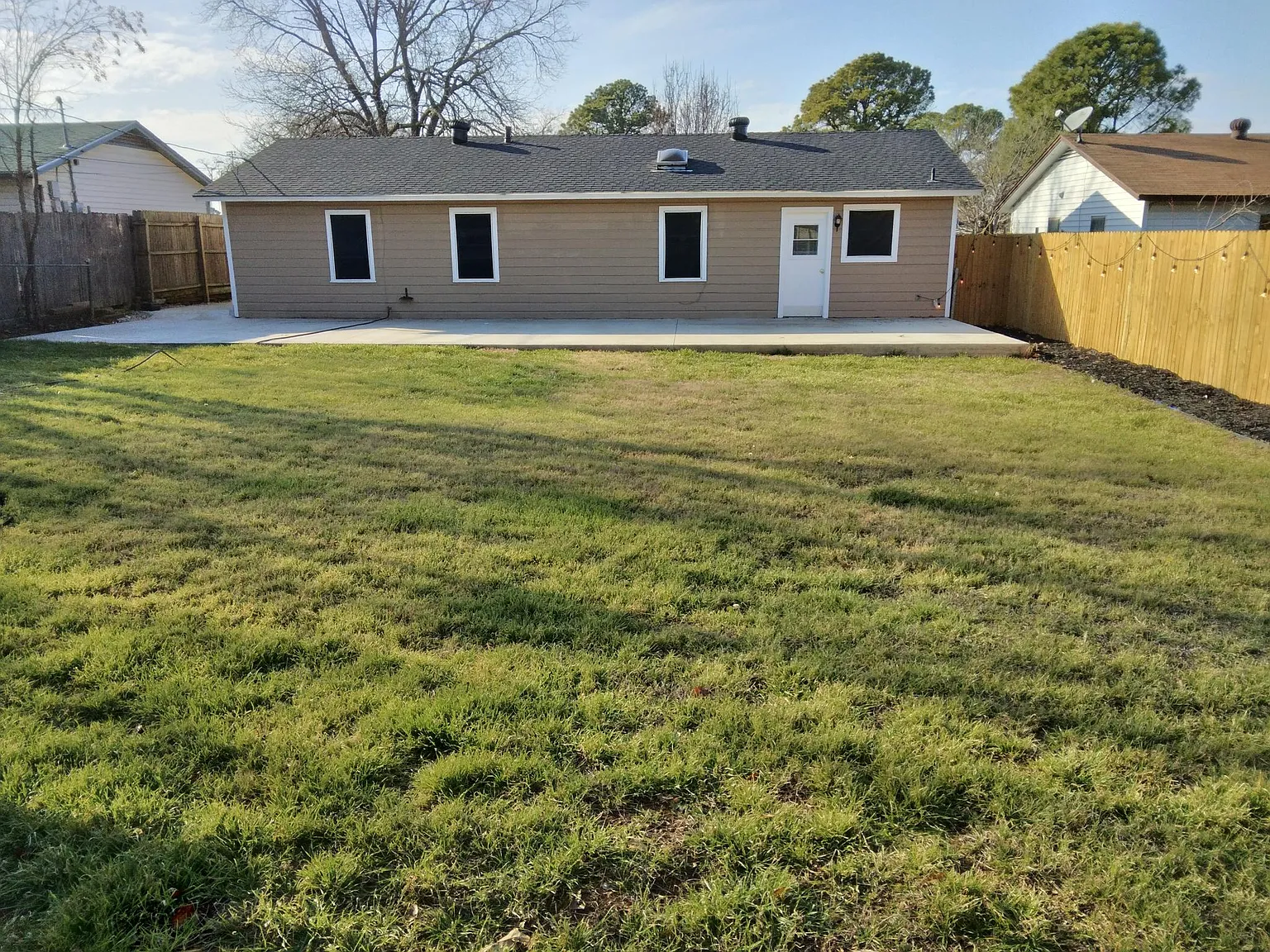 606 N Ector Dr — Photo 3