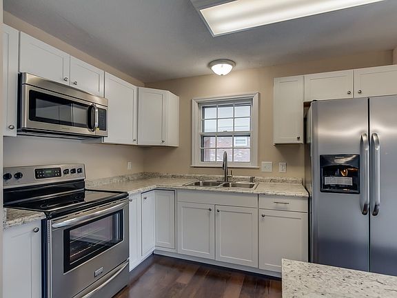 4th image of 108 Maxton St