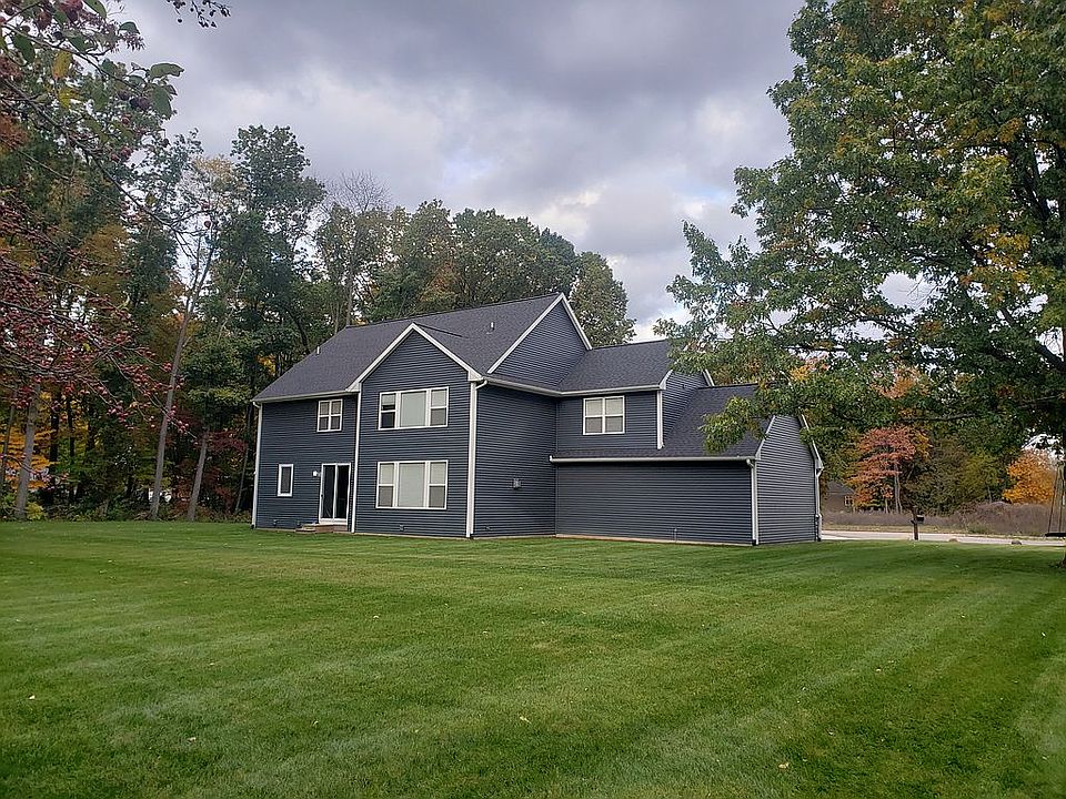 2nd image of 10640 Woodlawn Ct