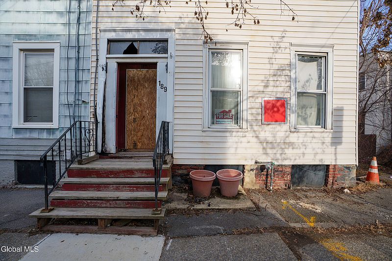 3rd image of 189 Elk Street