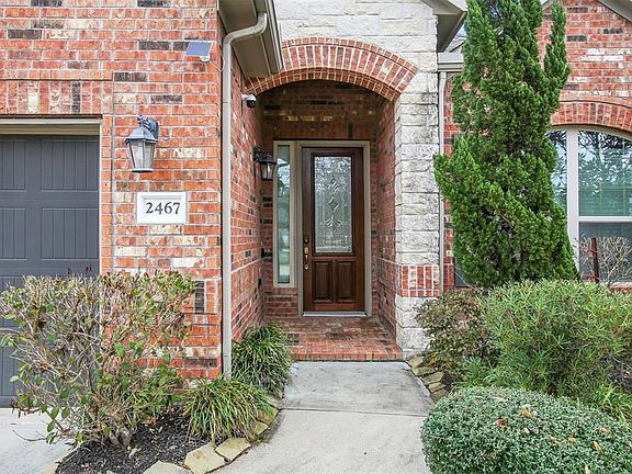 4th image of 2467 Porto Way