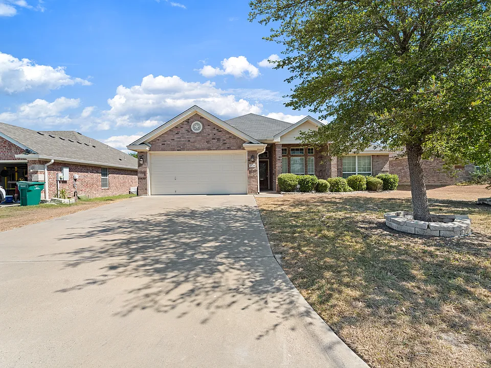1128 Chaucer Ln