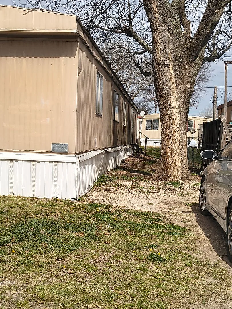 East Mobile Home Park — Photo 3