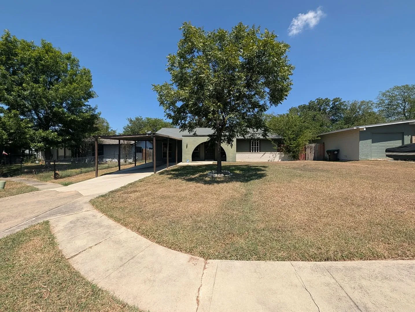 Beautiful One-Story House Near Randolph Afb! — Photo 1