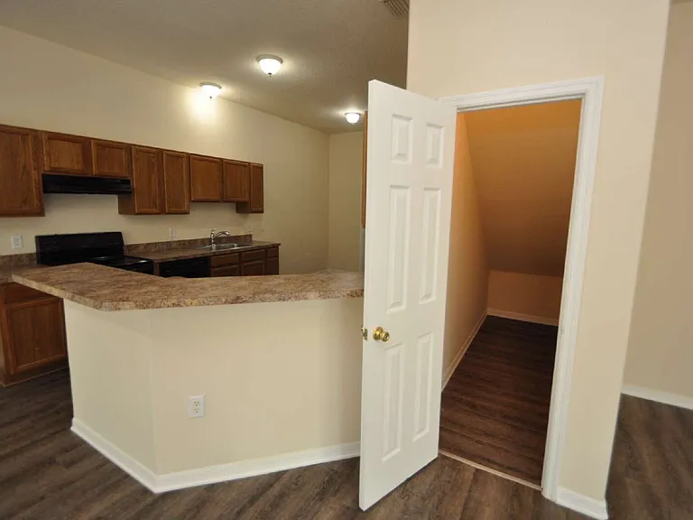5 Wells Pl #A — Photo 9