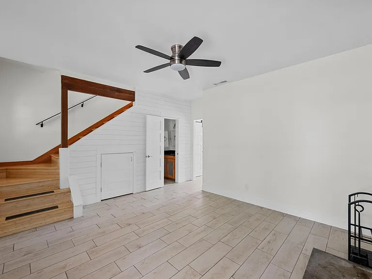 4401 Speedway St #114 — Photo 10