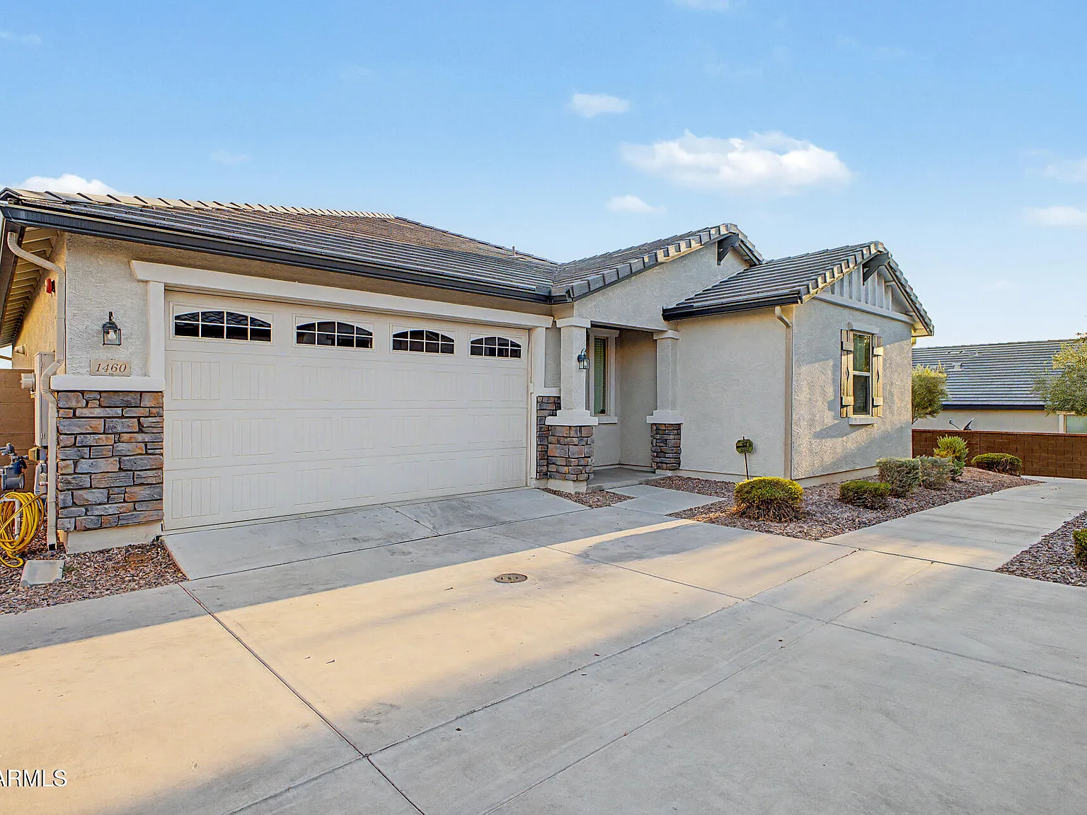 3 bed, 2.0 bath, 1584 sqft, $2,300 — Photo 1