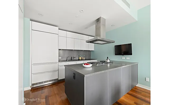 Sold by Douglas Elliman | media 4