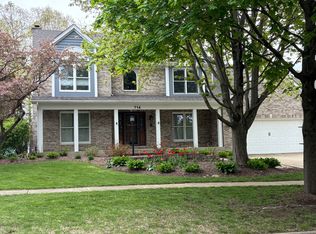 714 Ridgelawn Trl, Batavia, IL 60510