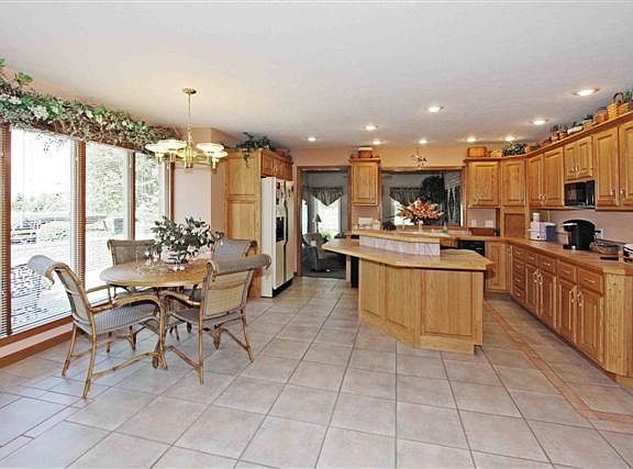 4th image of 1277 Kensington Dr