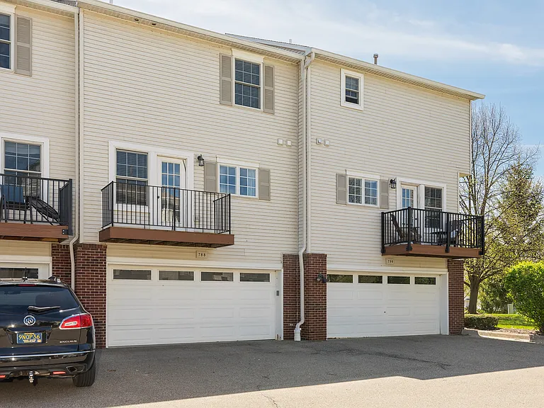 788 Eagle Dr — Photo 29