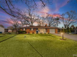 2016 Caseyville Ave, Swansea, IL 62226