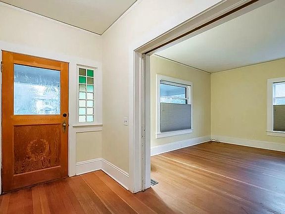 4th image of 602 NW 9th St #602