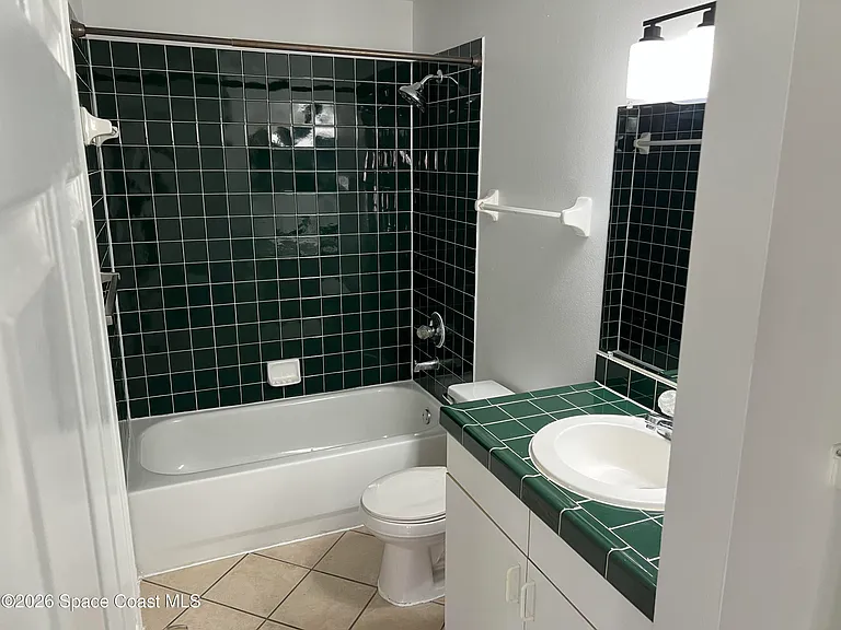 1625 Santos St SE #A — Photo 7