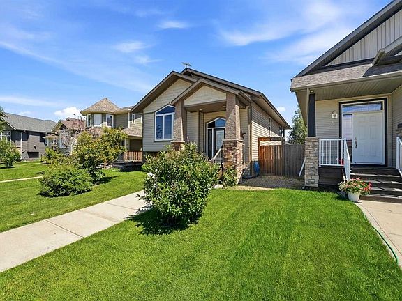 4th image of 84 W Mackenzie Cres