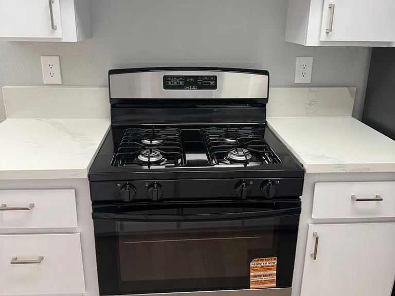 Harbor Terrace Apartments — Photo 4