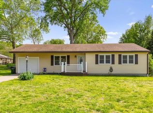 1807 Seneca St, Leavenworth, KS 66048