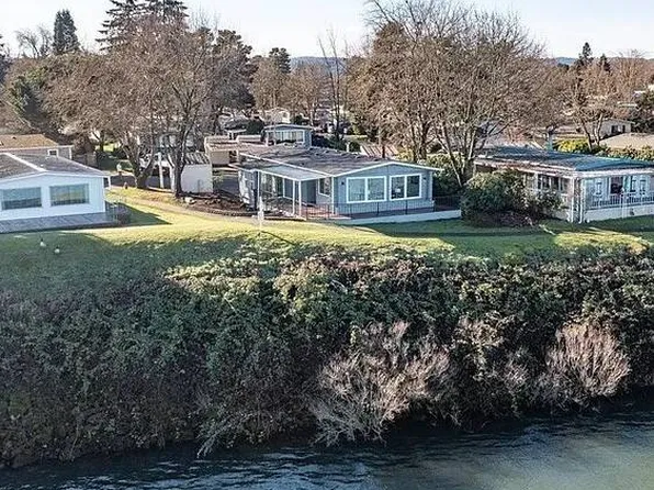 2201 N Menzies Dr, Portland, OR 97217