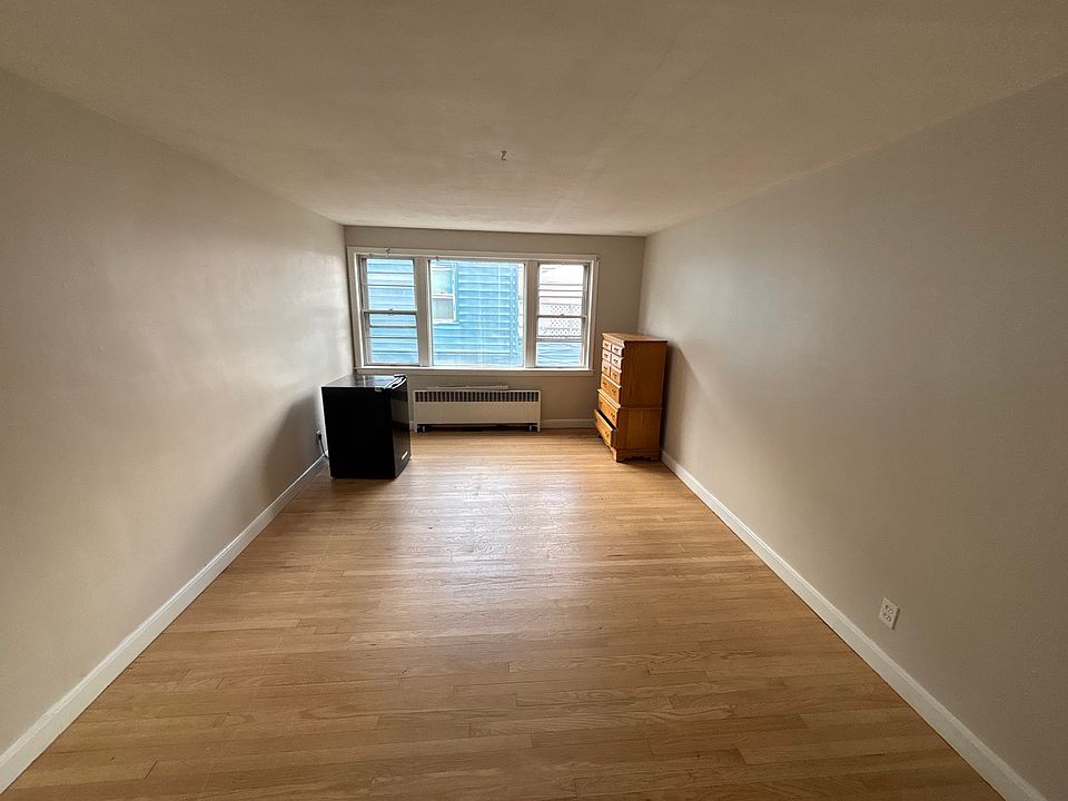 2nd image of 715 Burnside Ave #2E-2