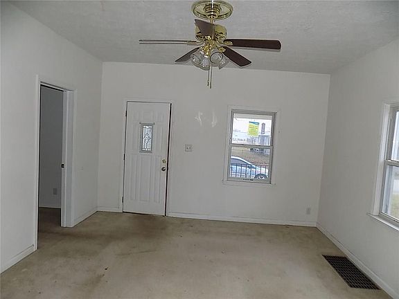4th image of 2550 S McClure St