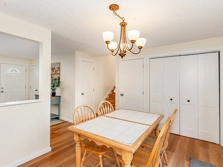 Main Level | Dining for 4