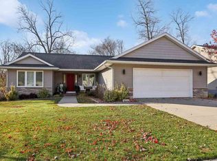 2001 Mackinaw Dr, Iowa City, IA 52245