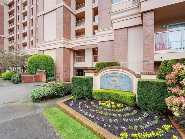 75 Songhees Rd #104, Victoria, BC V9A 7M5